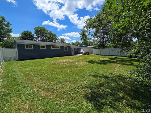 211 Mohawk Drive, Salina, NY 13211