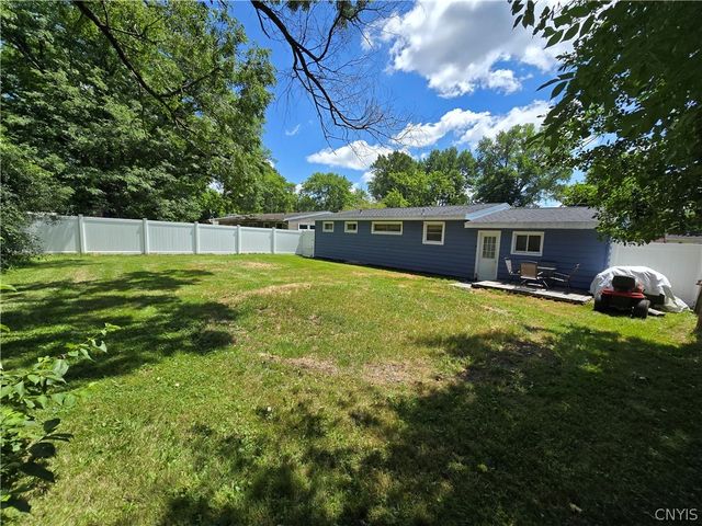 211 Mohawk Drive, Salina, NY 13211