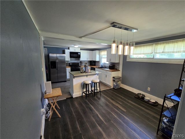 211 Mohawk Drive, Salina, NY 13211