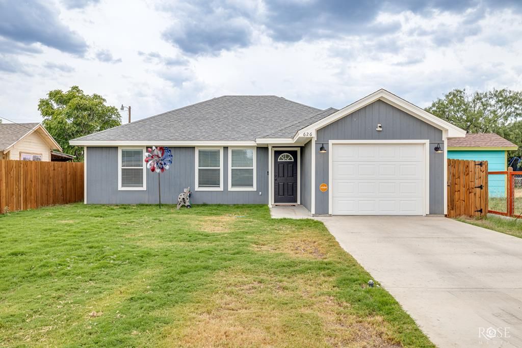 Image 1 of property listing at 626 Parsons St, San Angelo, TX 76903