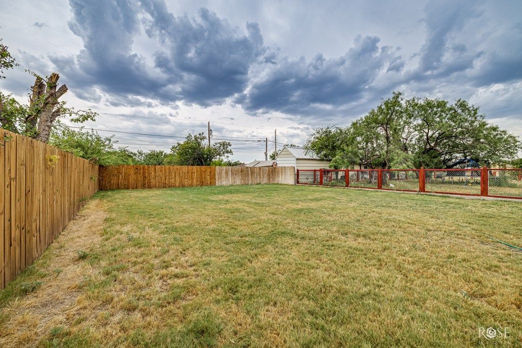 Image 15 of property listing at 626 Parsons St, San Angelo, TX 76903