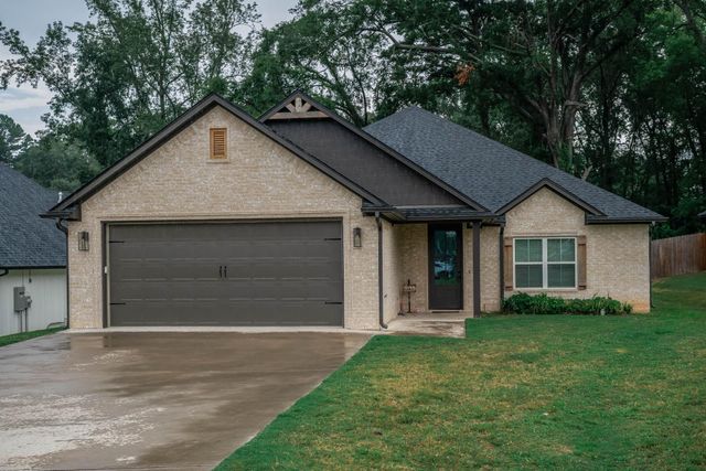 113 W Ruth, White Oak, TX 75693