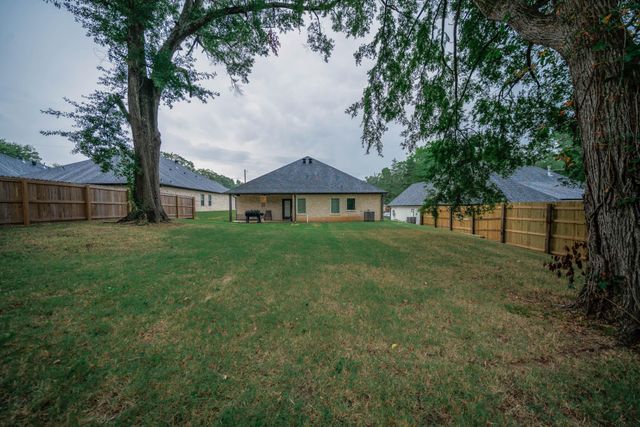 113 W Ruth, White Oak, TX 75693