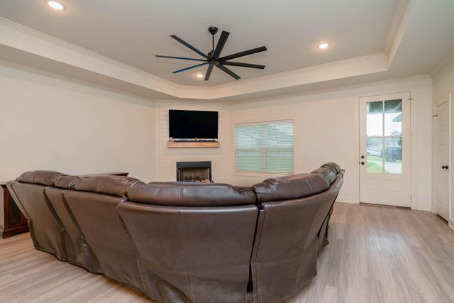 113 W Ruth, White Oak, TX 75693