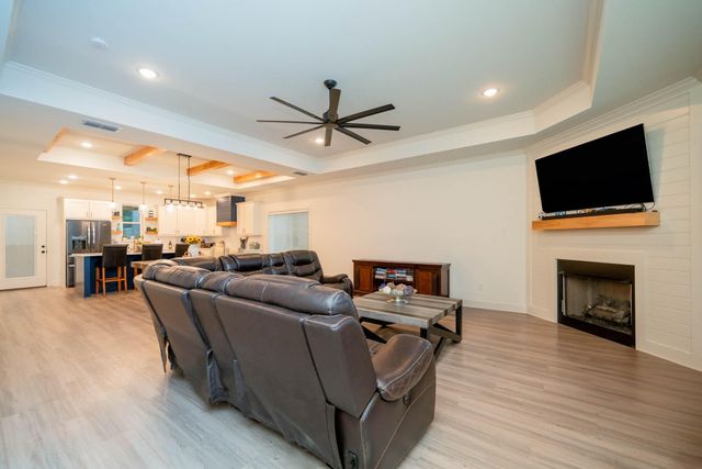 113 W Ruth, White Oak, TX 75693