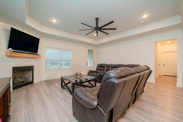 113 W Ruth, White Oak, TX 75693