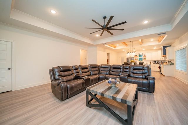 113 W Ruth, White Oak, TX 75693