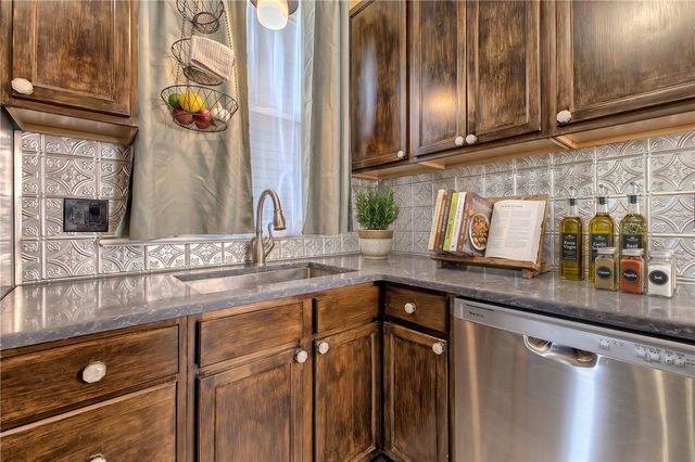 151 Chalfonte Avenue, West View, PA 15229