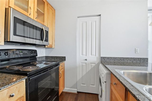 5330 Pershing Avenue 807, St Louis, MO 63112