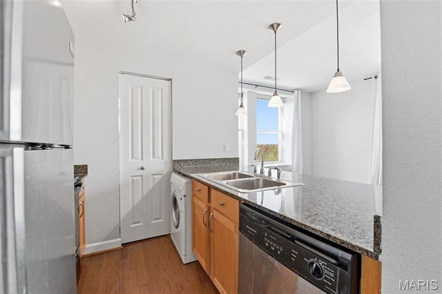 5330 Pershing Avenue 807, St Louis, MO 63112