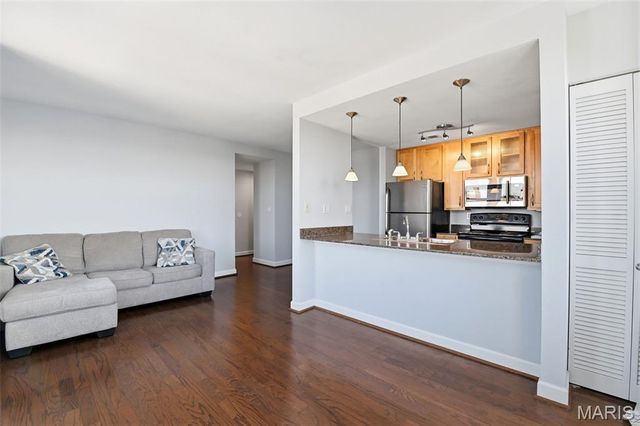 5330 Pershing Avenue 807, St Louis, MO 63112