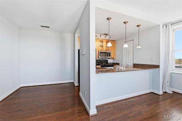 5330 Pershing Avenue 807, St Louis, MO 63112