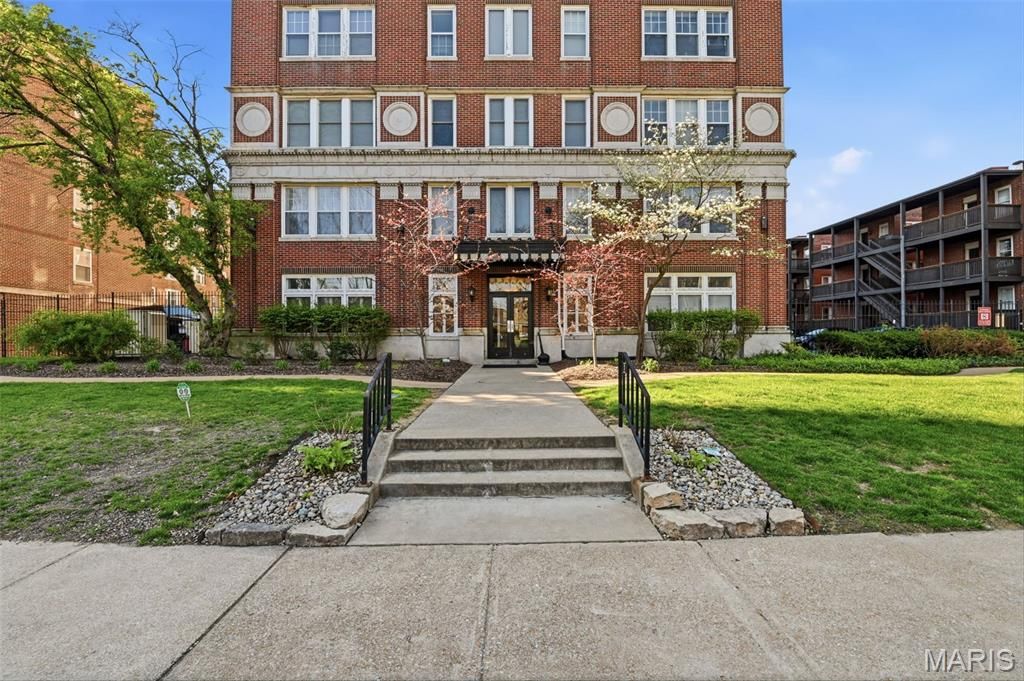 5330 Pershing Avenue 807, St Louis, MO 63112