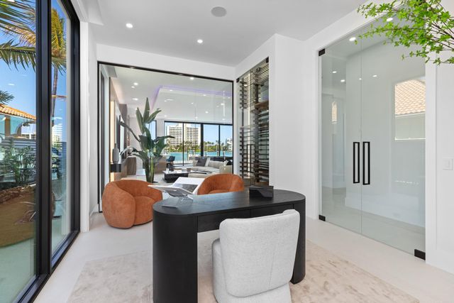 19696 Harbor Road N, Jupiter, FL 33469