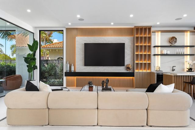 19696 Harbor Road N, Jupiter, FL 33469