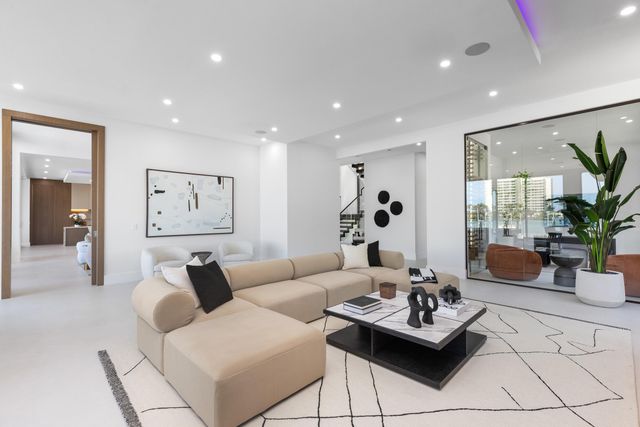 19696 Harbor Road N, Jupiter, FL 33469