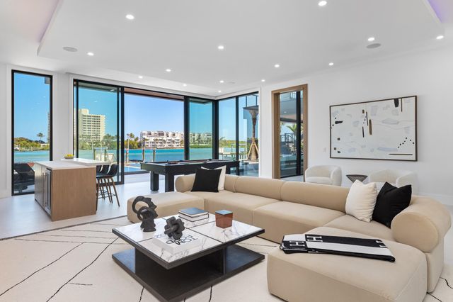 19696 Harbor Road N, Jupiter, FL 33469