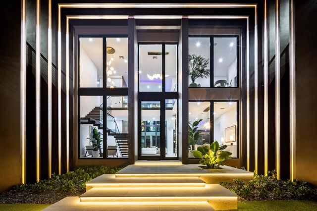 19696 Harbor Road N, Jupiter, FL 33469