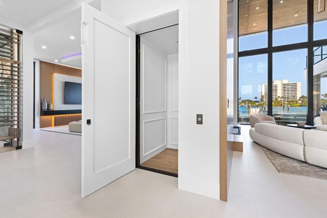 19696 Harbor Road N, Jupiter, FL 33469