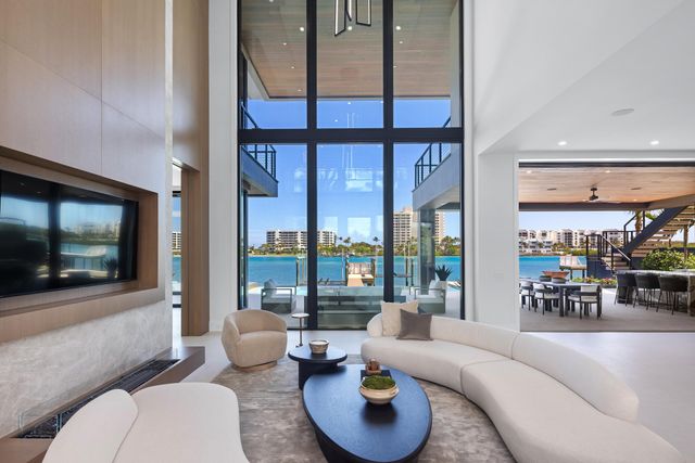 19696 Harbor Road N, Jupiter, FL 33469