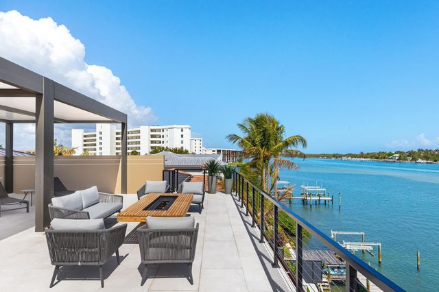 19696 Harbor Road N, Jupiter, FL 33469