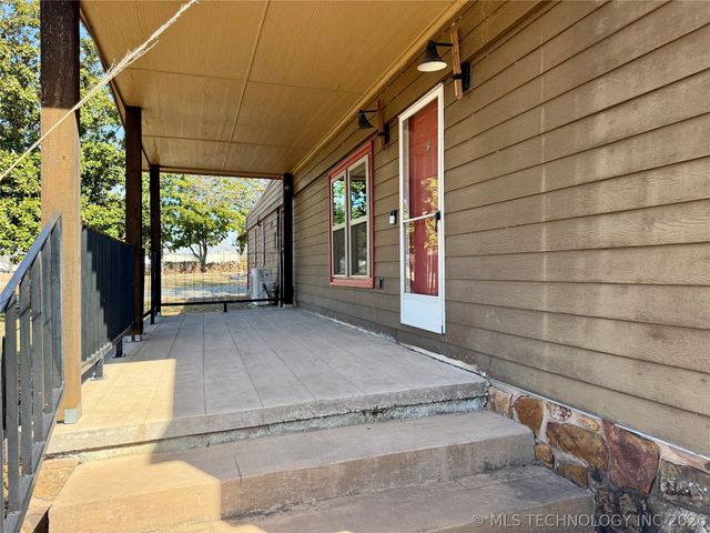 113983 S 4281 Road, Porum, OK 74455
