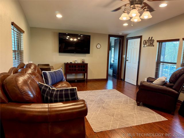 113983 S 4281 Road, Porum, OK 74455