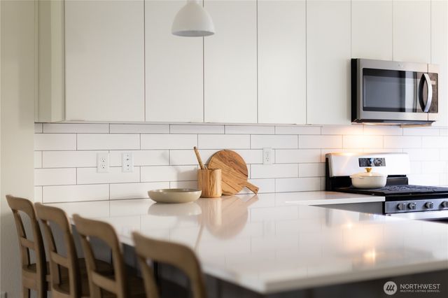 32731 Madrona Avenue SE, Black Diamond, WA 98010