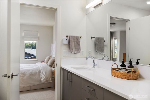 32731 Madrona Avenue SE, Black Diamond, WA 98010