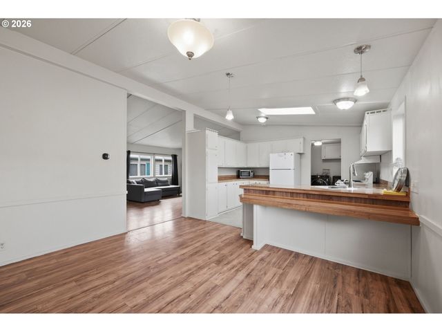 34167 EL ROBLE Ave, Eugene, OR 97405