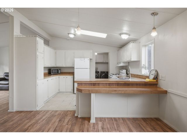 34167 EL ROBLE Ave, Eugene, OR 97405