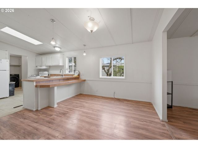 34167 EL ROBLE Ave, Eugene, OR 97405