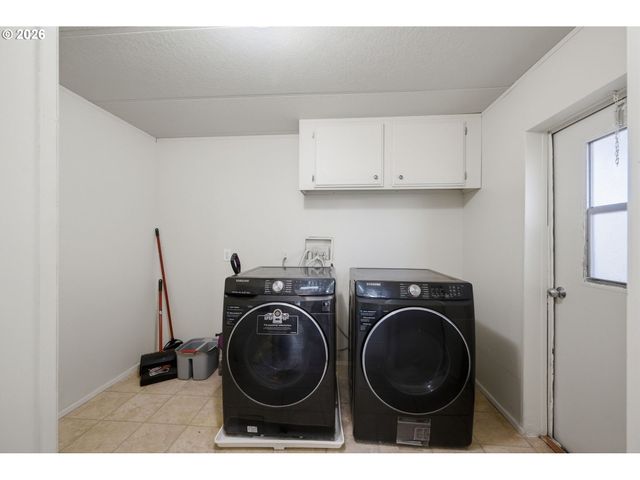 34167 EL ROBLE Ave, Eugene, OR 97405