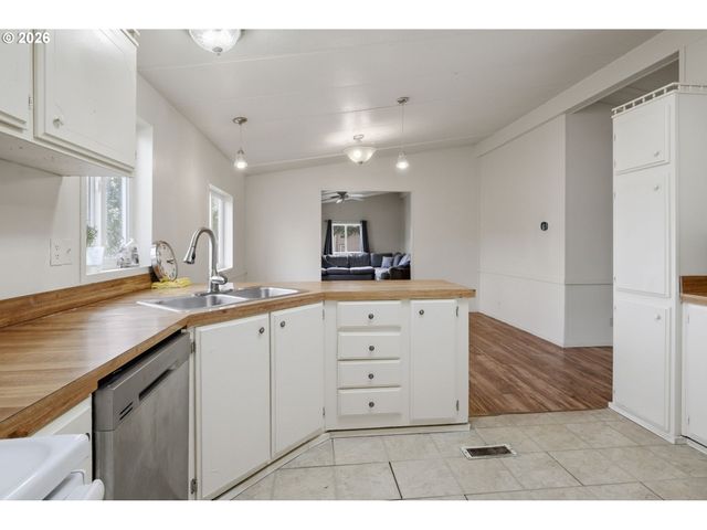 34167 EL ROBLE Ave, Eugene, OR 97405