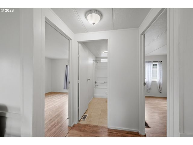 34167 EL ROBLE Ave, Eugene, OR 97405