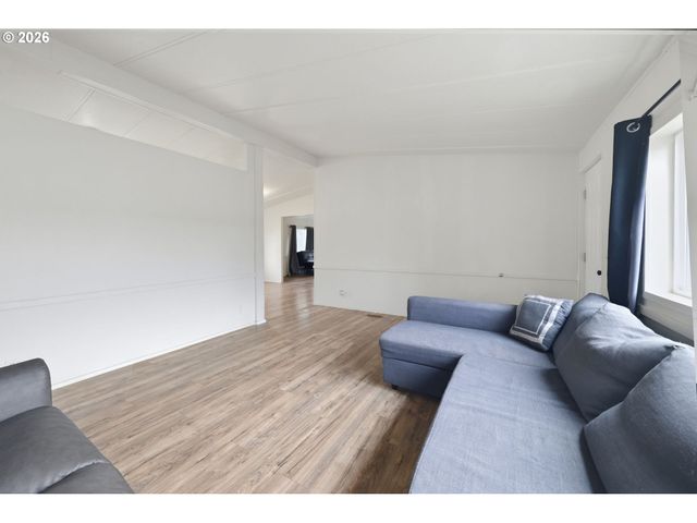 34167 EL ROBLE Ave, Eugene, OR 97405