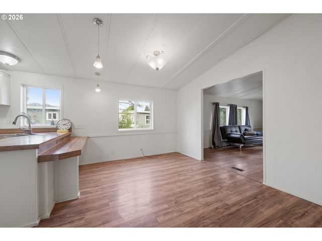 34167 EL ROBLE Ave, Eugene, OR 97405