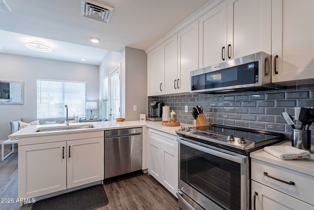 475 N 9TH Street 106, Phoenix, AZ 85006