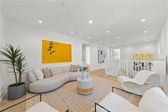 227 Fiore, Irvine, CA 92602