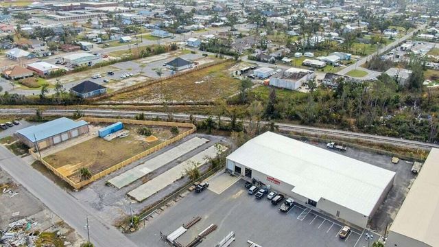 323 W 14th Street, Panama City, FL 32401