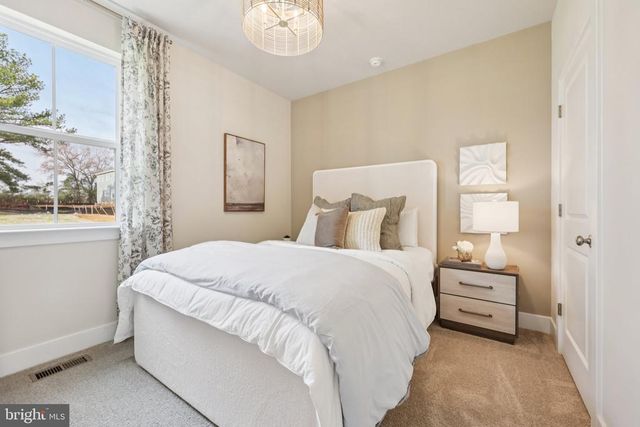 7700 BOWLES CIR, Fredericksburg, VA 22407