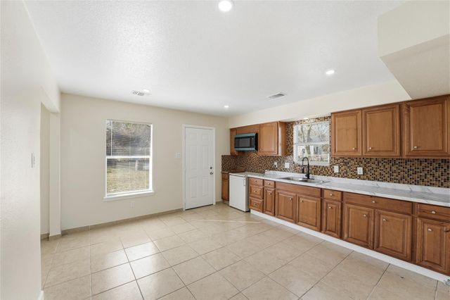 119 Little Buck Drive, Crosby, TX 77532