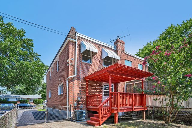 102 LINCOLN AVE, Collingdale, PA 19023