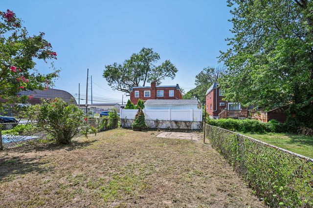 102 LINCOLN AVE, Collingdale, PA 19023