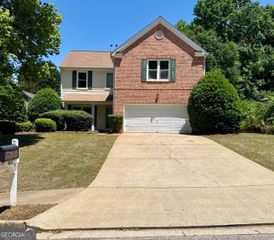409 Heathcliff Court, Mcdonough, GA 30253
