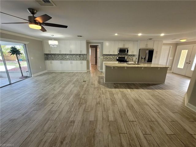 117 Big Springs DR, Naples, FL 34113