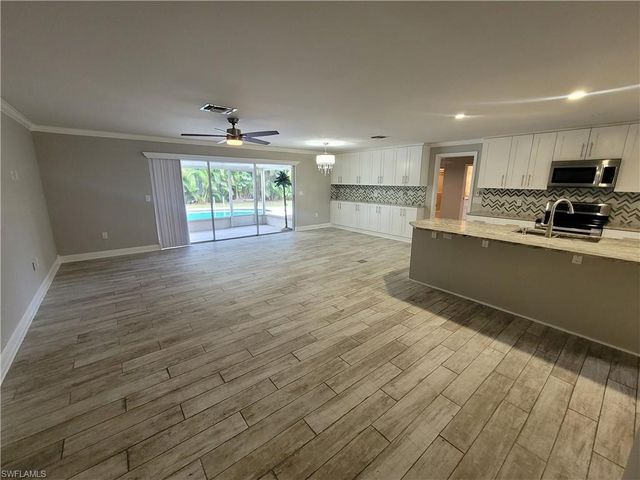 117 Big Springs DR, Naples, FL 34113