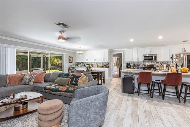 117 Big Springs DR, Naples, FL 34113