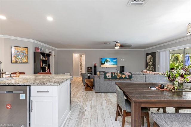 117 Big Springs DR, Naples, FL 34113