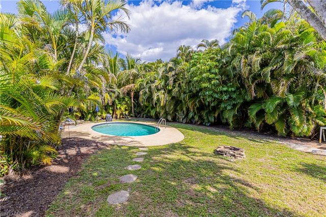 117 Big Springs DR, Naples, FL 34113
